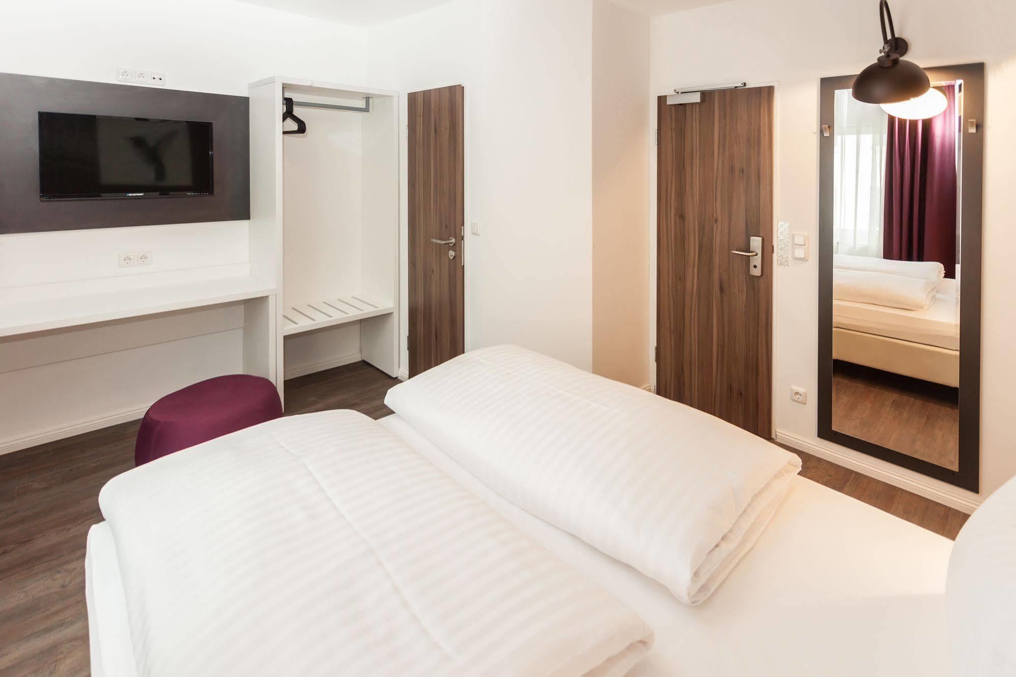 Hotel West Hamburg-Harburg Buitenkant foto
